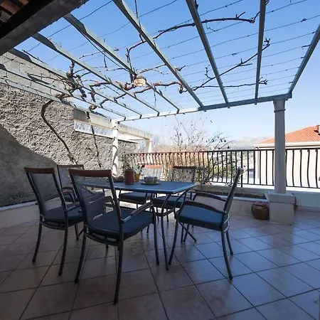 Tere Apartment *